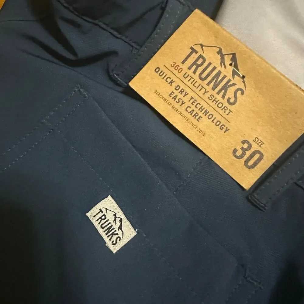 NWT Trunks 360 utility shorts 30 navy